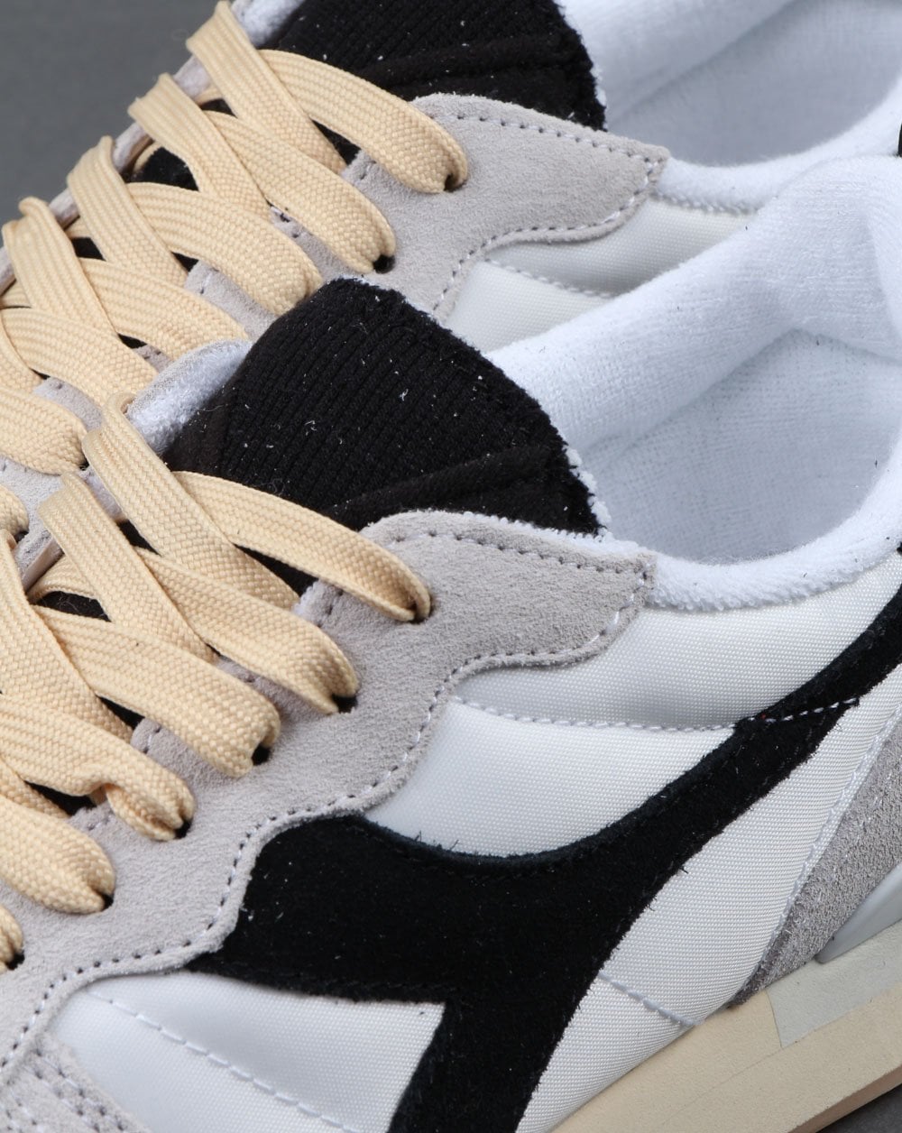 Diadora Camaro Used Look Vintage Trainers White/black