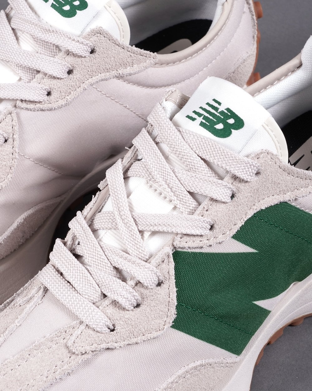 New Balance 327 Trainer Off White/Green
