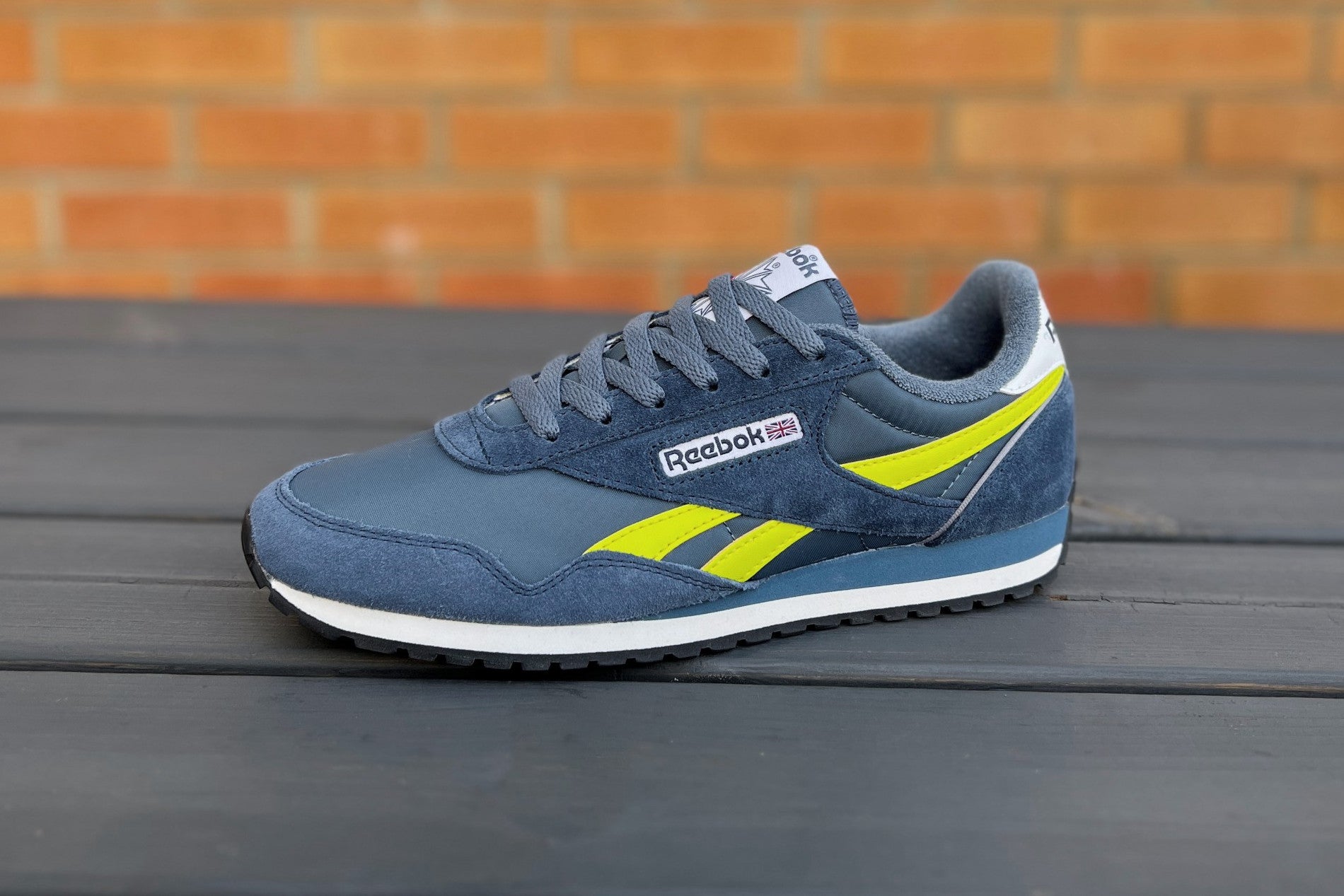 The Reebok Classic AZ Trainer Puts A Low Profile Spin on The 80s Fitne ...