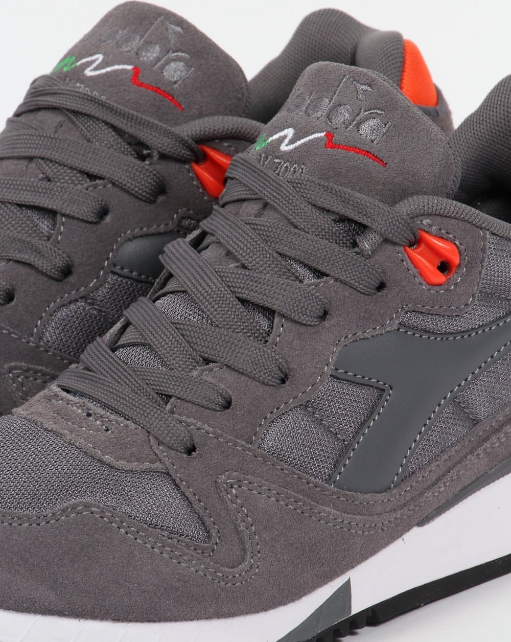 Diadora V7000 NYL II Trainers Grey/Orange