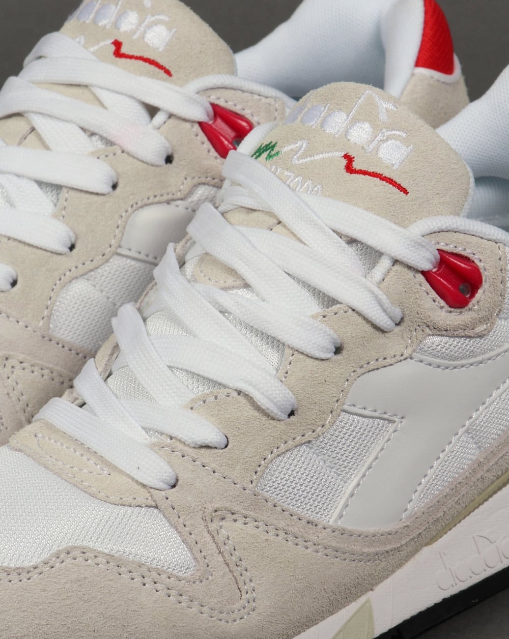 Diadora V7000 NYL II Trainers White/Red