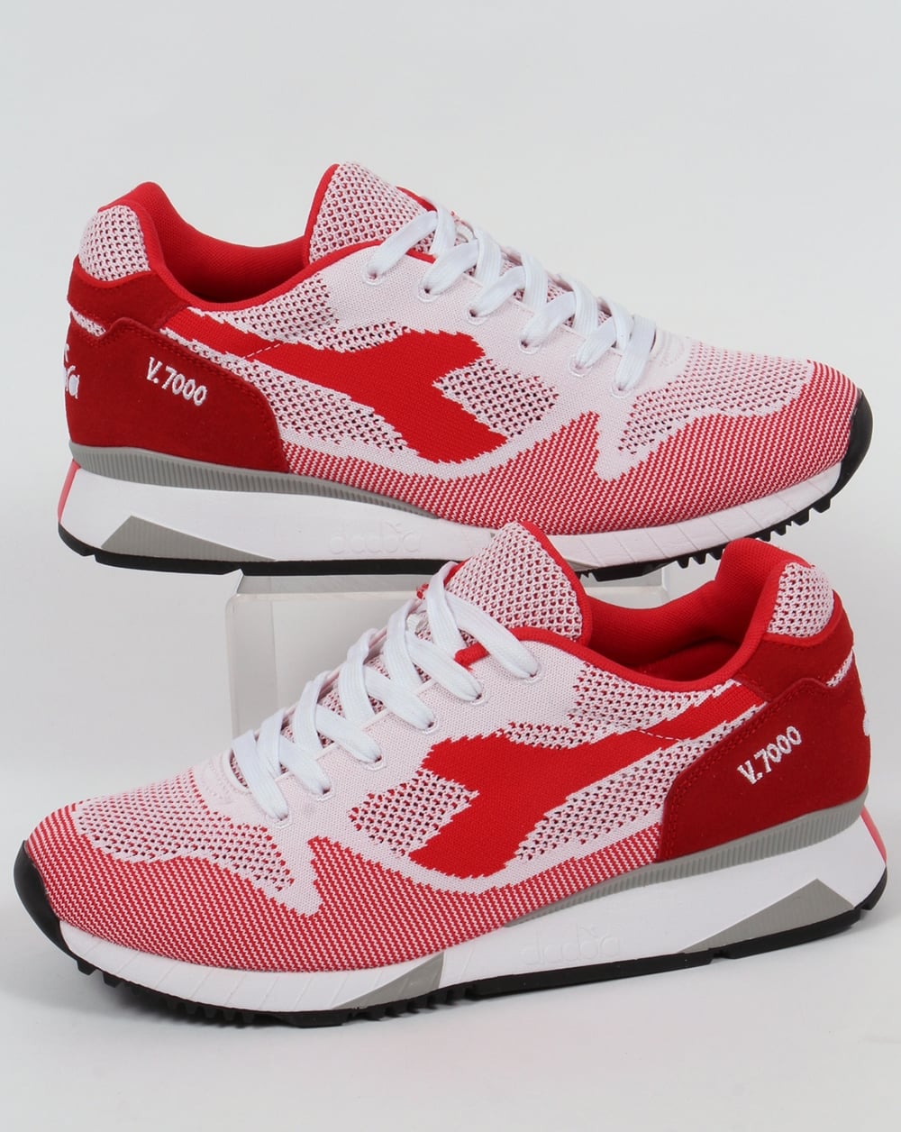 Diadora V7000 Weave Trainers Red