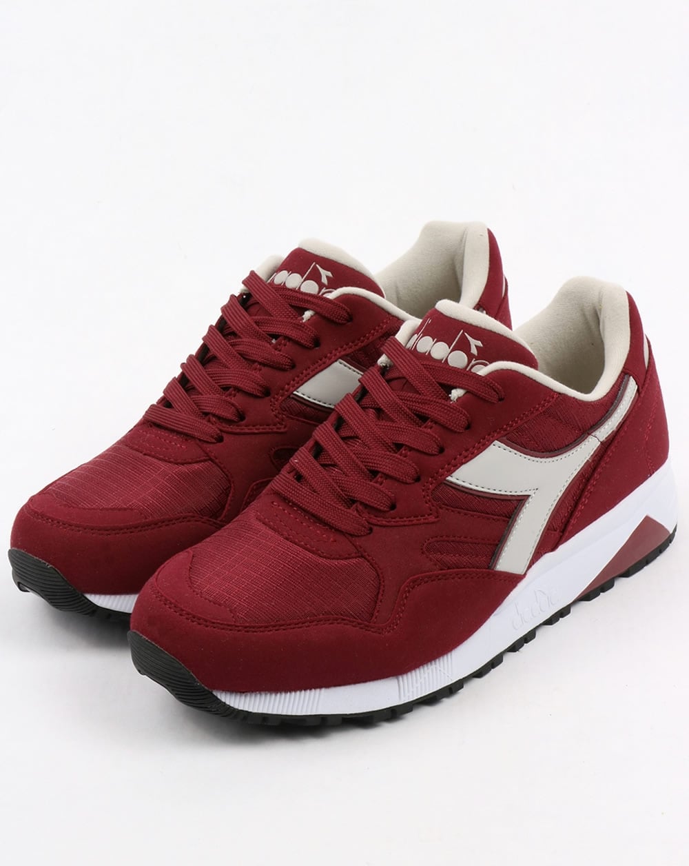 Diadora N902 Trainers Deep Red