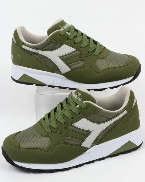 Diadora N902 Trainers Green Olive