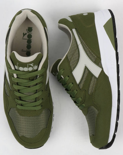 Diadora N902 Trainers Green Olive