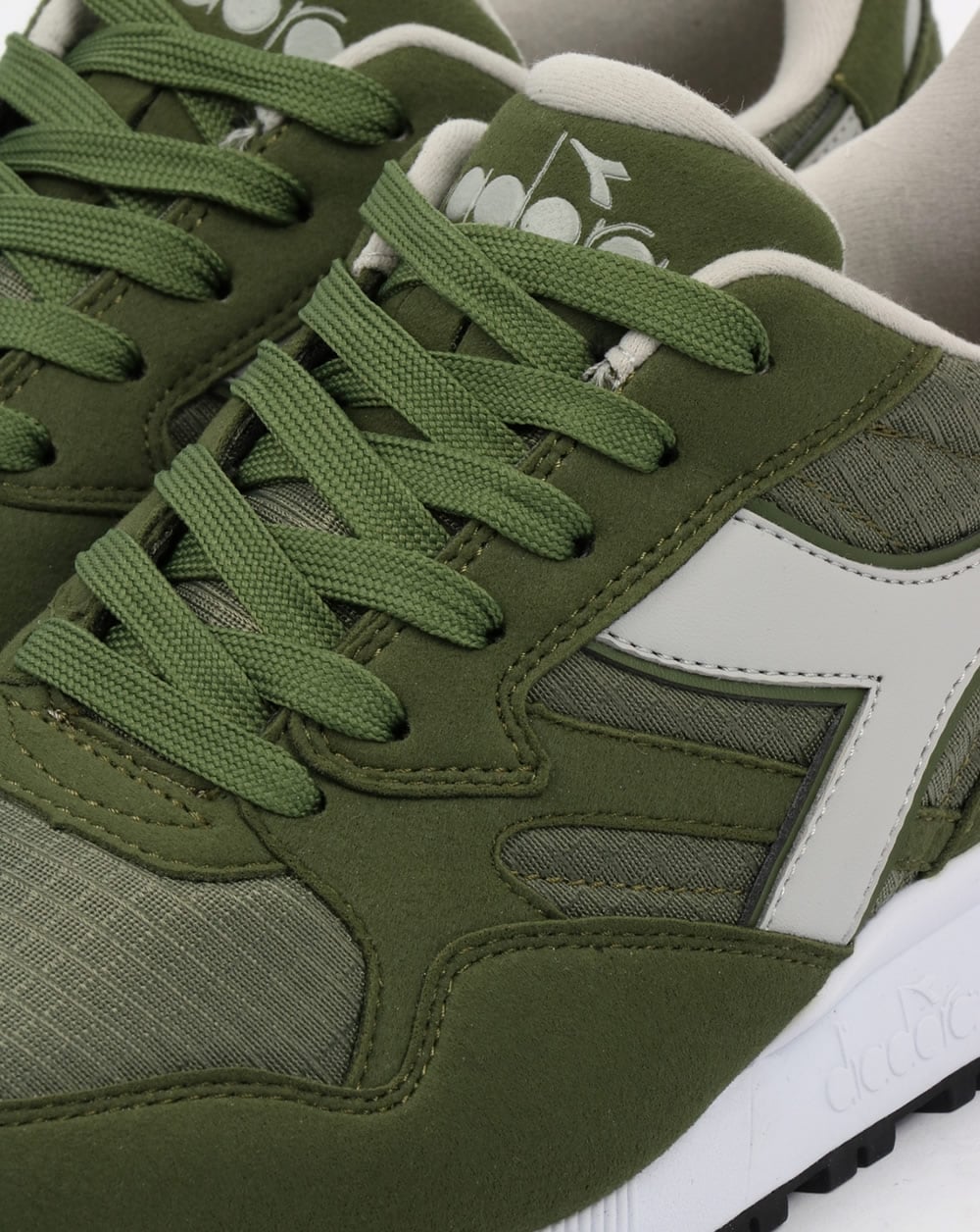 Diadora N902 Trainers Green Olive