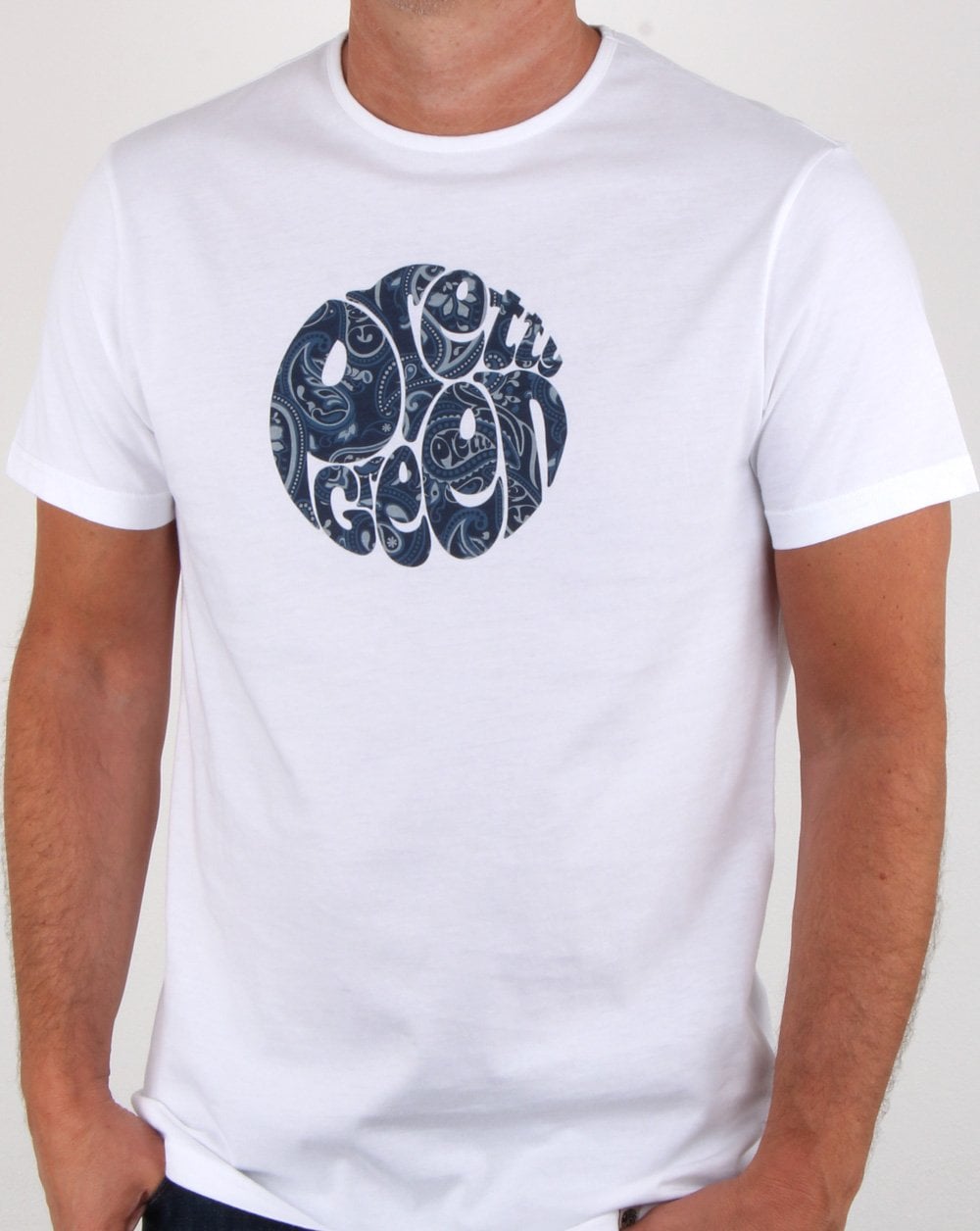 Pretty Green Thornley Paisley Logo T Shirt White/navy