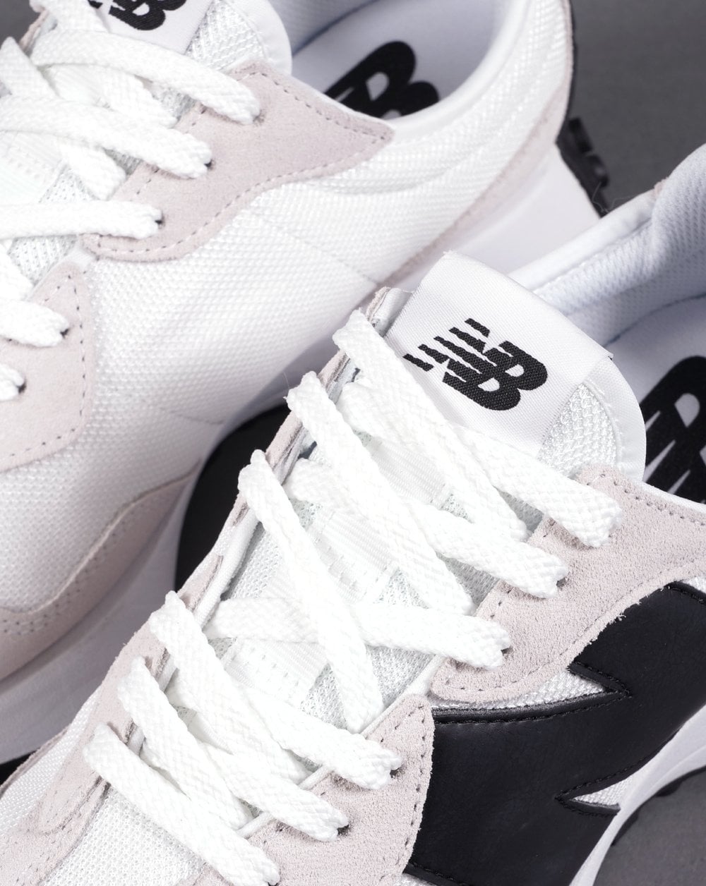 New Balance 327 Trainer White/Black