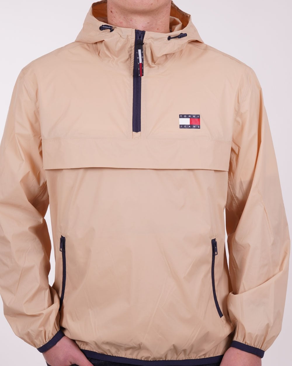 Tommy Jeans Packable Popover Chicago Windbreaker Sand