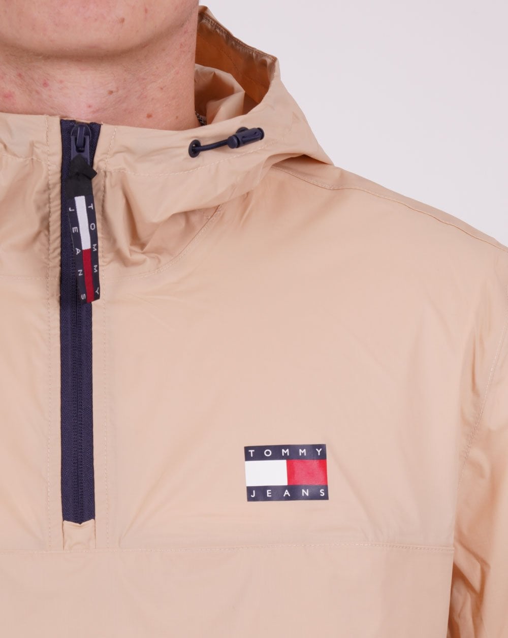 Tommy Jeans Packable Popover Chicago Windbreaker Sand