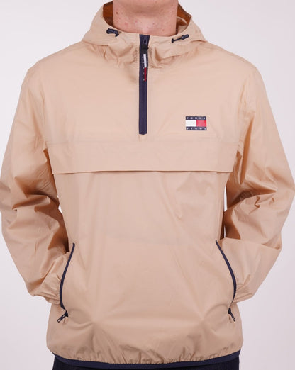 Tommy Jeans Packable Popover Chicago Windbreaker Sand