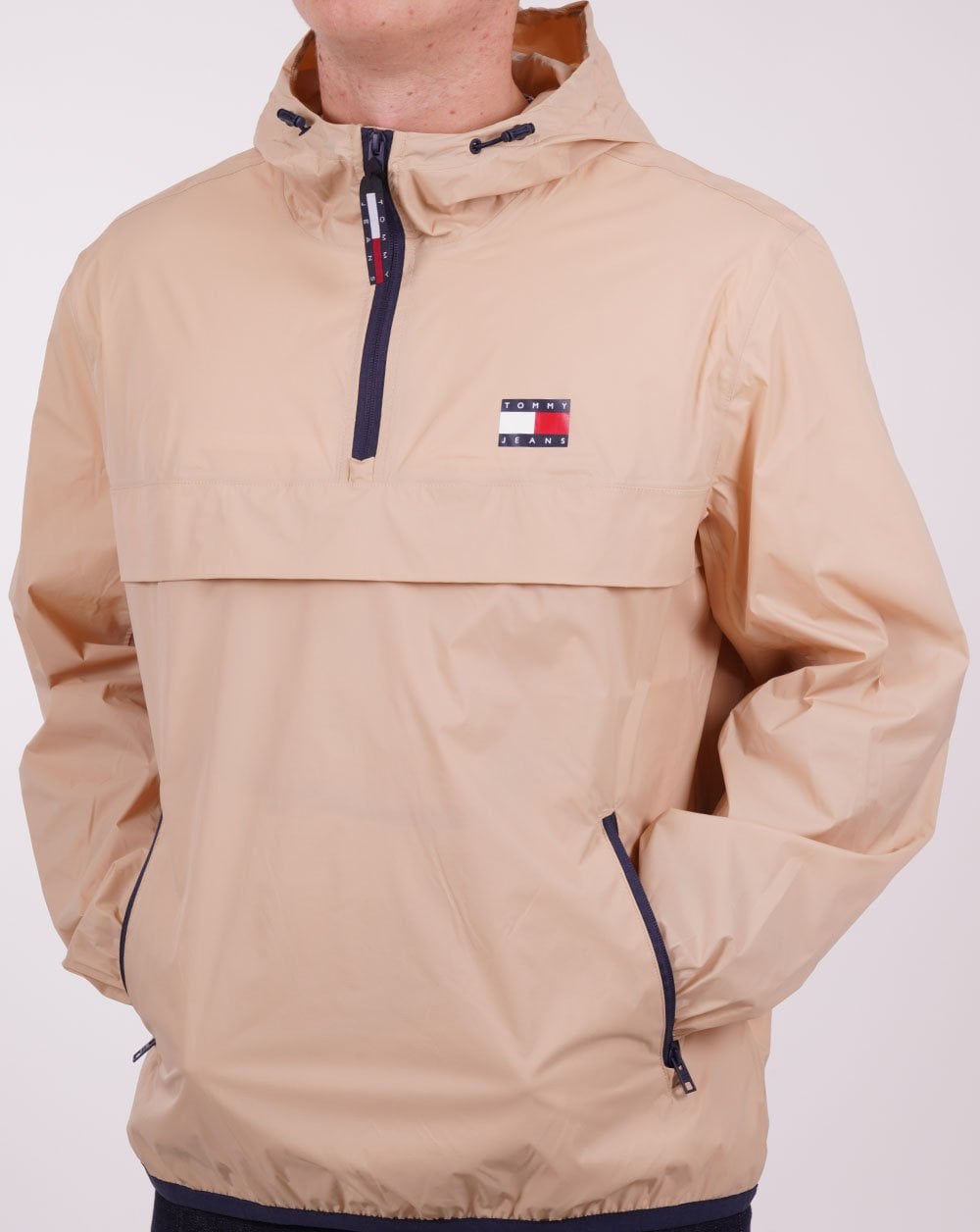 Tommy Jeans Packable Popover Chicago Windbreaker Sand