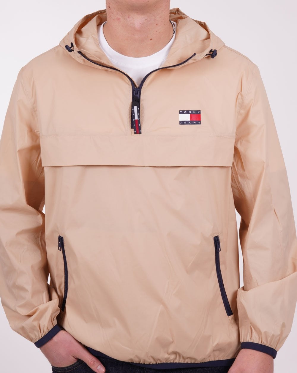 Tommy Jeans Packable Popover Chicago Windbreaker Sand