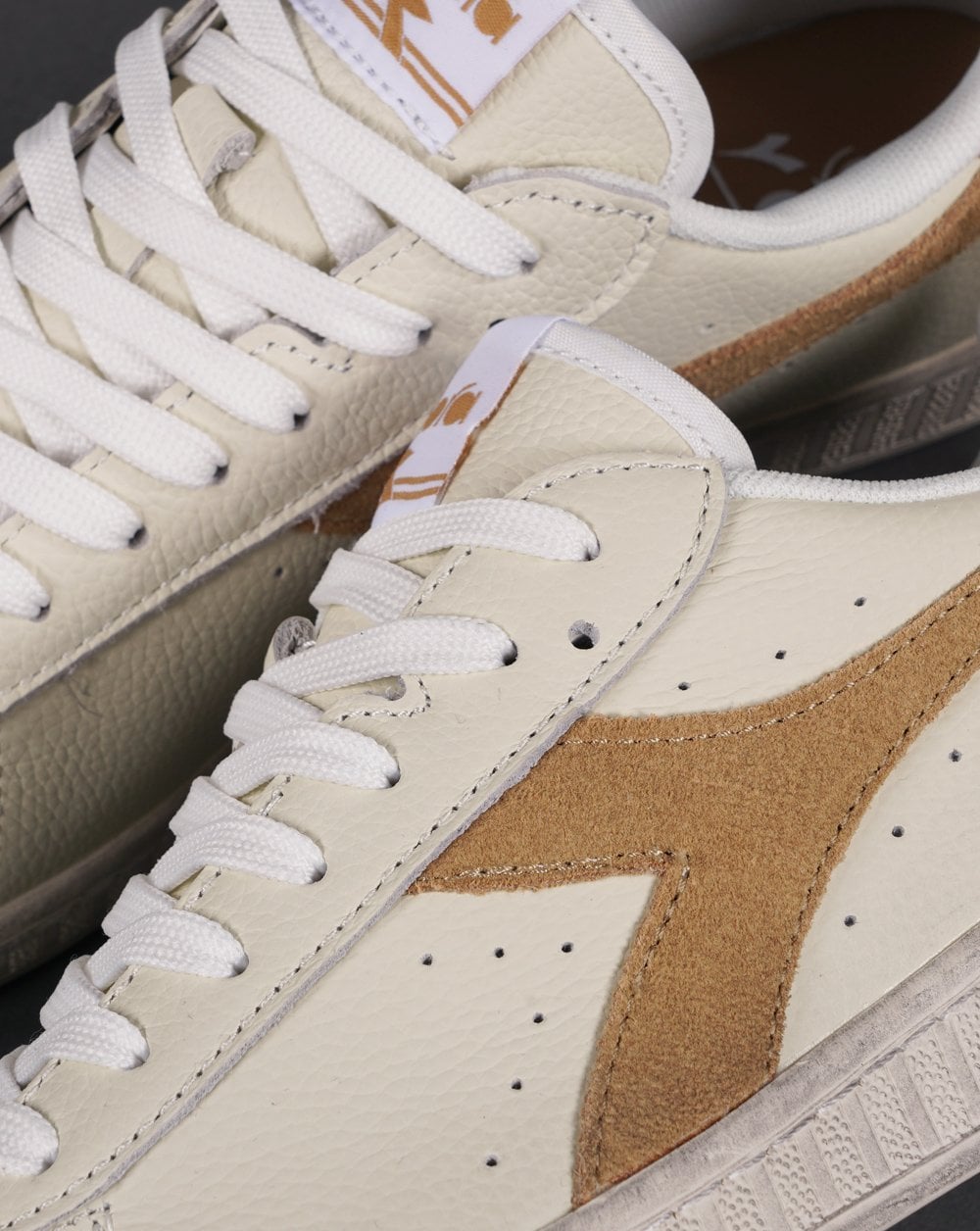 Diadora Game Low Waxed Trainer off White / Soft Gold