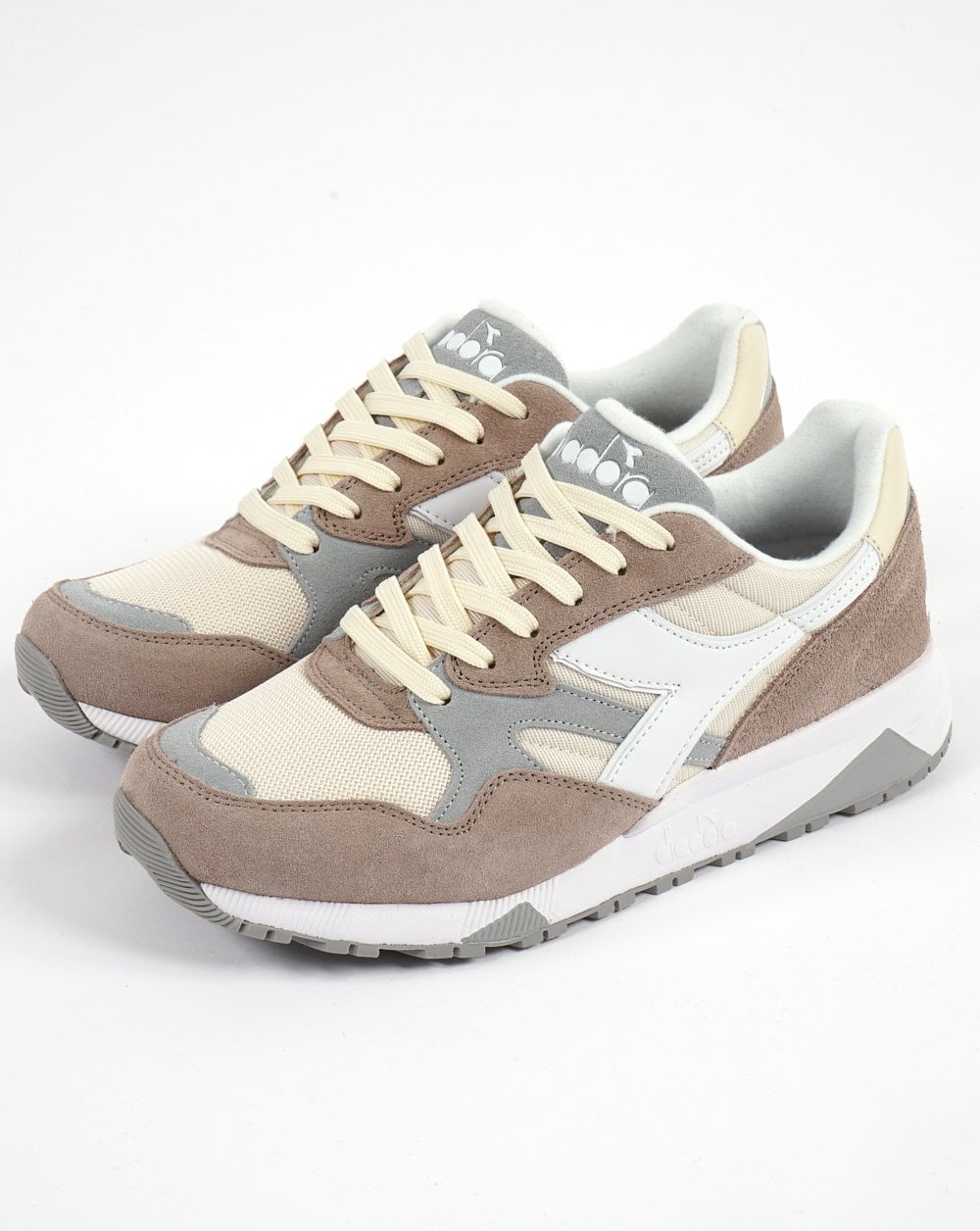 Diadora N902 Trainer Coffee/Cream