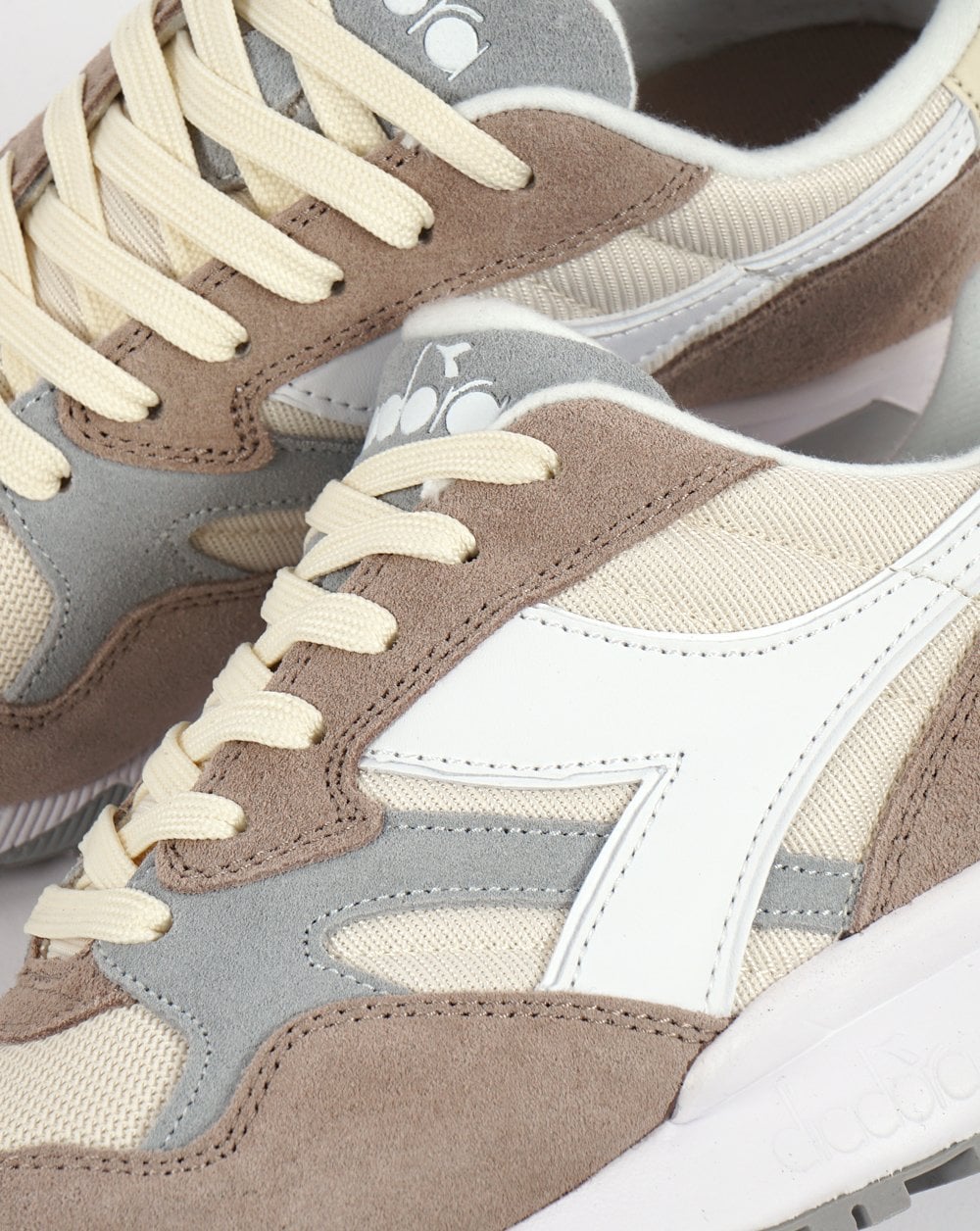 Diadora N902 Trainer Coffee/Cream