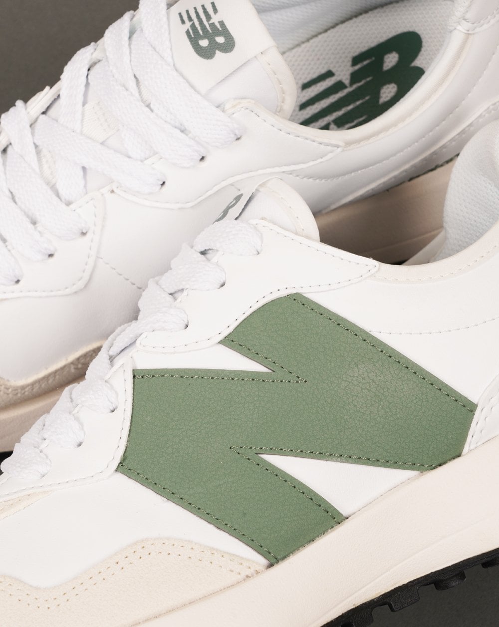 New Balance 327 Trainer White/Green