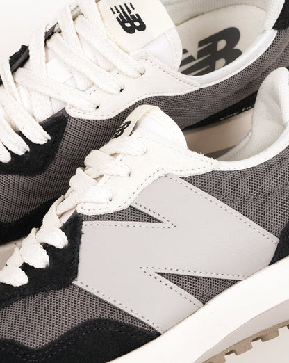 New Balance 327 Trainers Black/Grey
