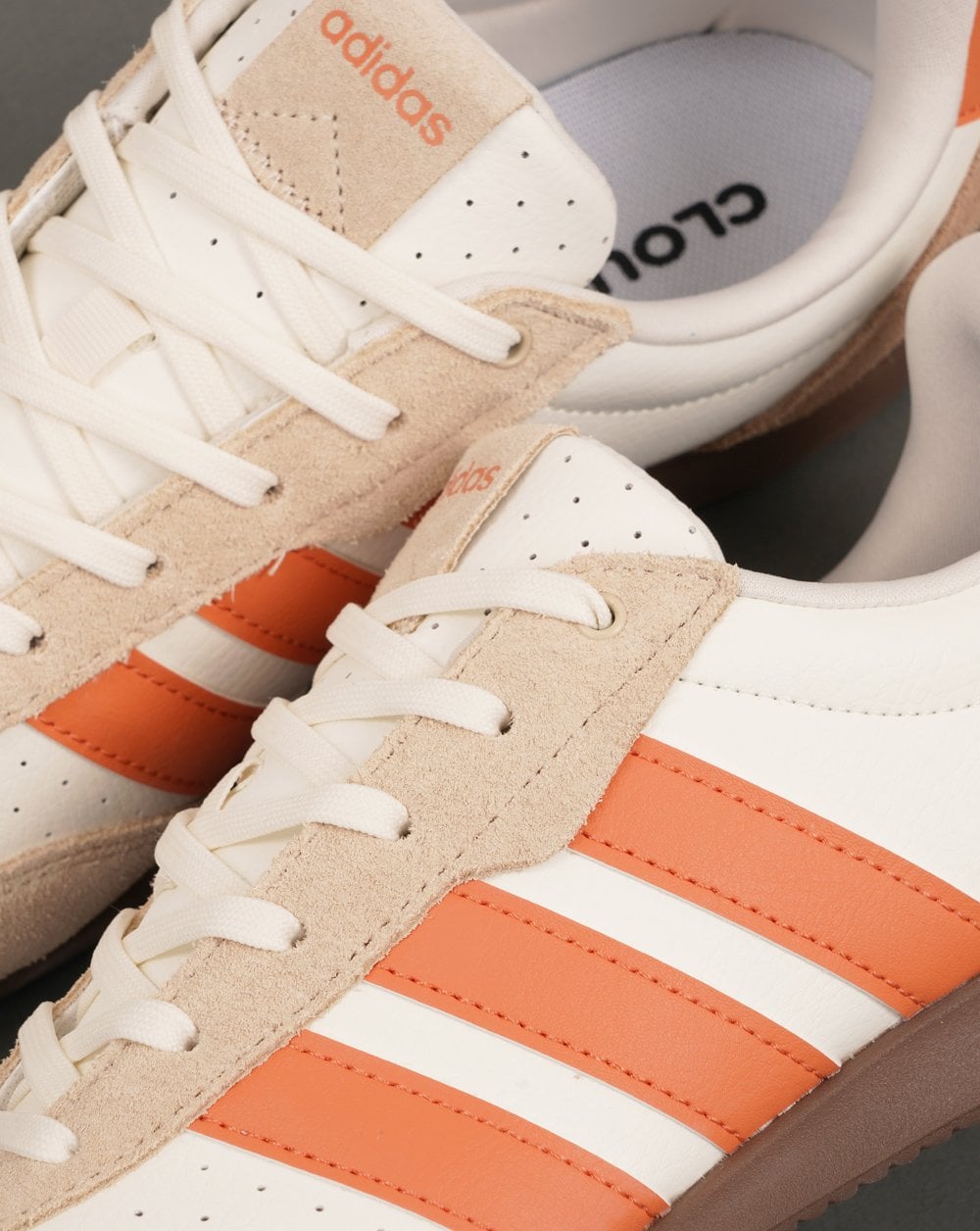 Adidas Barreda Lo Trainers Off White / Orange