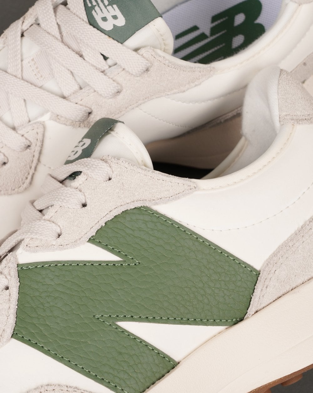 New Balance 327 Trainers White/Green