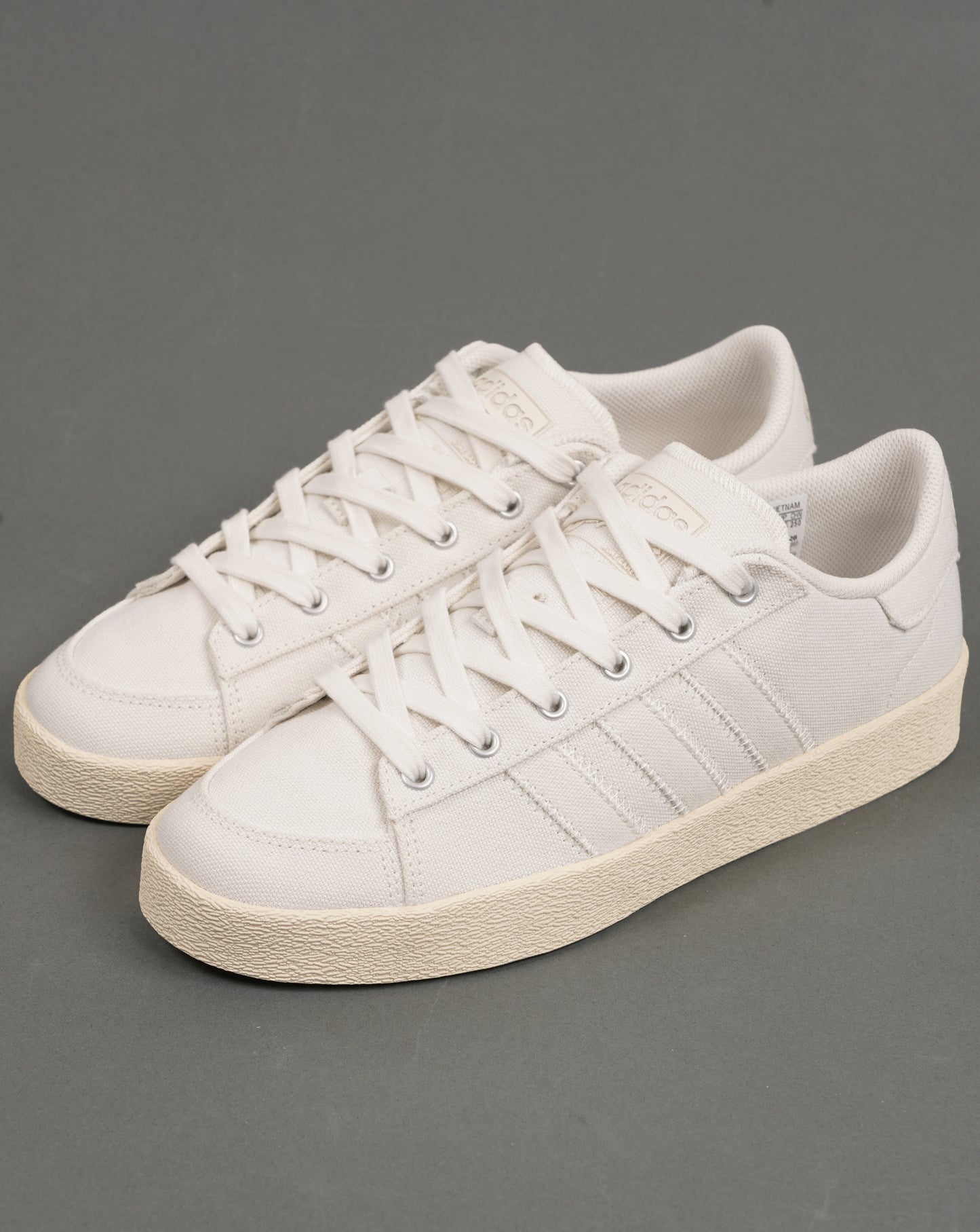 Adidas Jump Hook Trainers Off White/Warm Vanilla