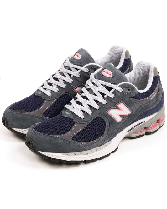 New Balance New Balance 2002R Trainers Graphite/Pink