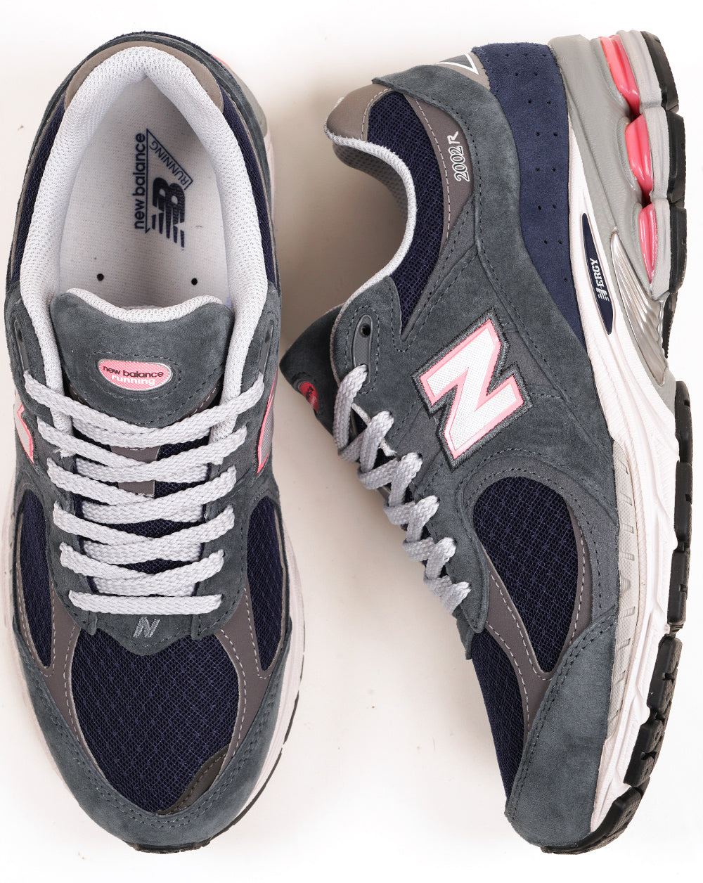 New Balance 2002R Trainers Graphite/Pink