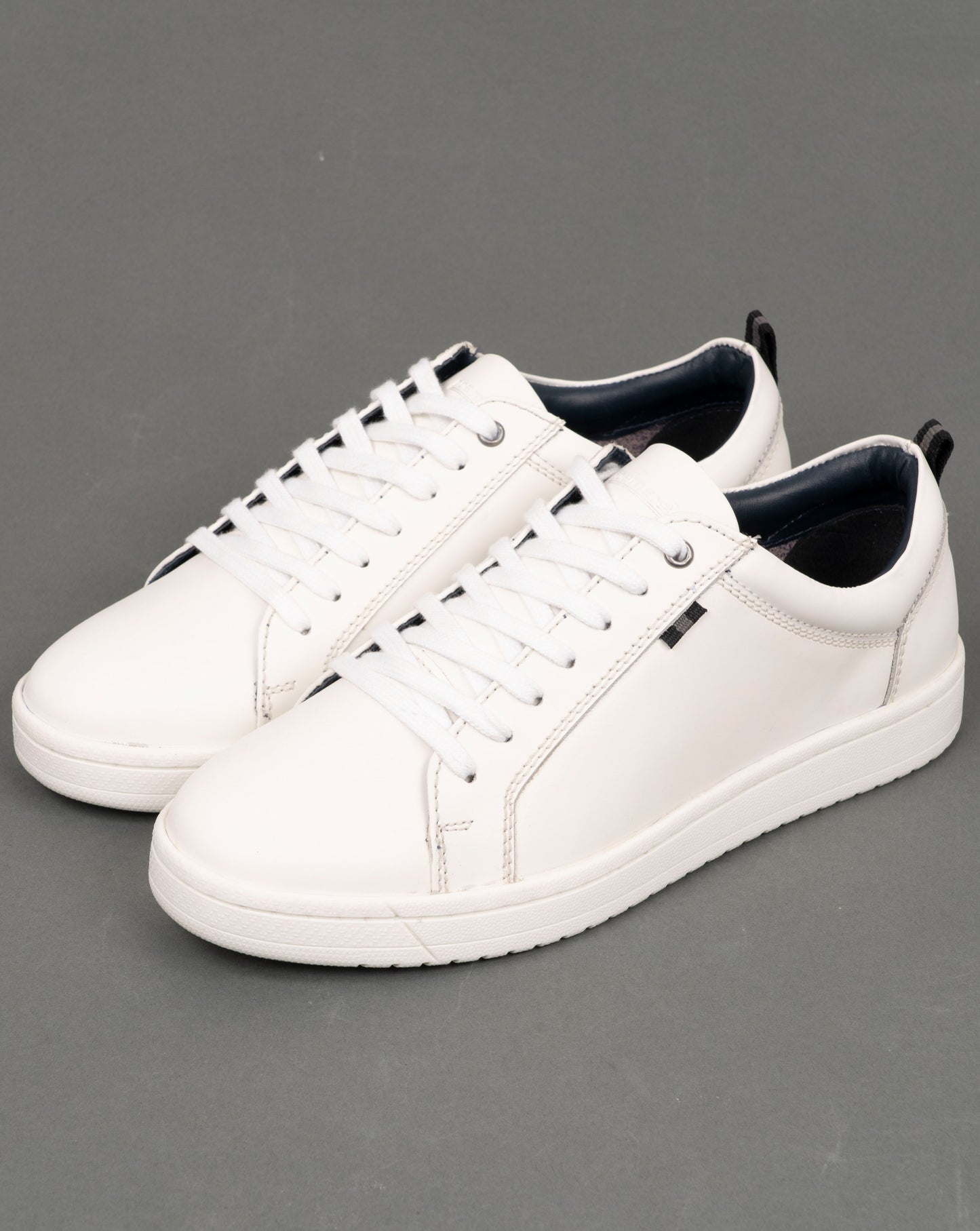 Roamers Leisure Trainers White